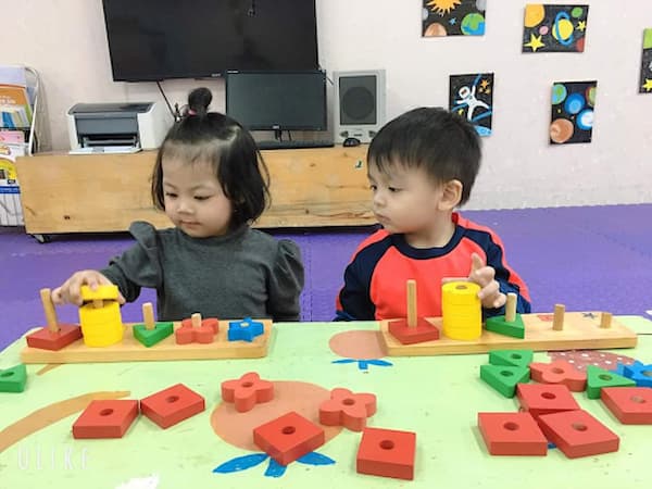 đồ chơi theo từng lứa tuổi Bé 24-36 tháng nên chọn loại đồ chơi nào