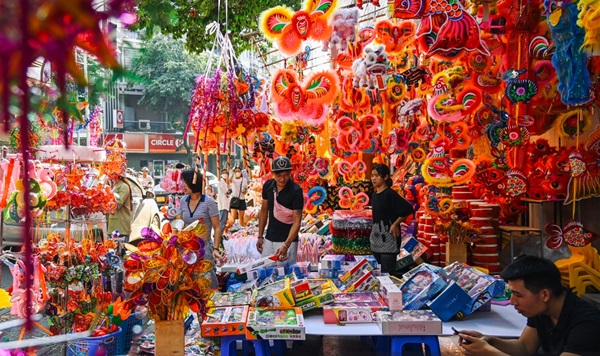 sỉ đồ chơi trung thu Đồ chơi trung thu truyền thống và hiện đại đều được người tiêu dùng ưa chuộng
